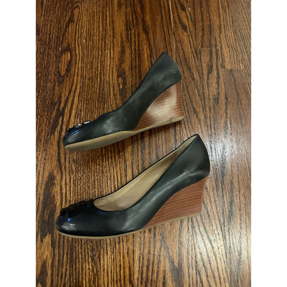 Women's Tory Burch Black Leather Wedge Heel Shoes Size 5 M - Picture 8 of 9